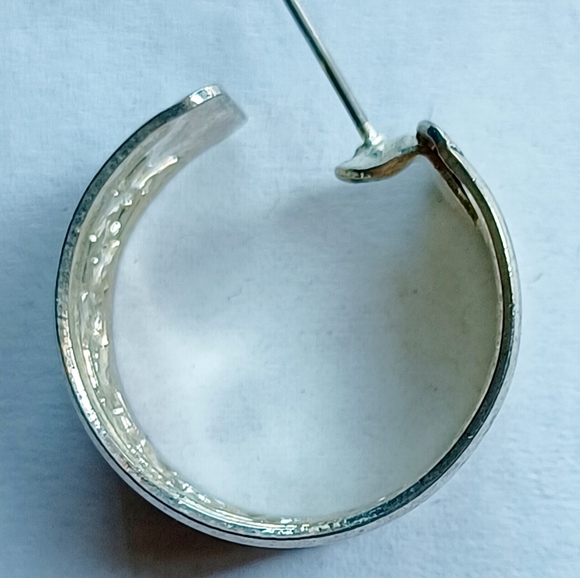 Stainless Steel Silver Irish Celtic Knot Eternity Hoop Pierced Earrings Love - Picture 3 of 3